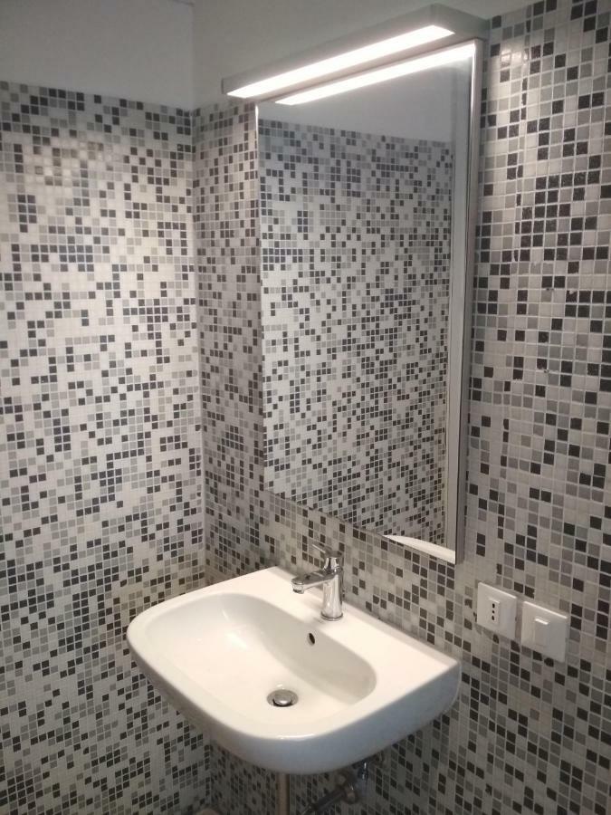 Start-Line Airport Pisa Bed & Breakfast Bagian luar foto